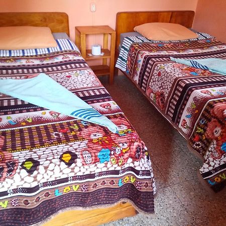 Hospedaje Santo Domingo Panajachel Eksteriør bilde
