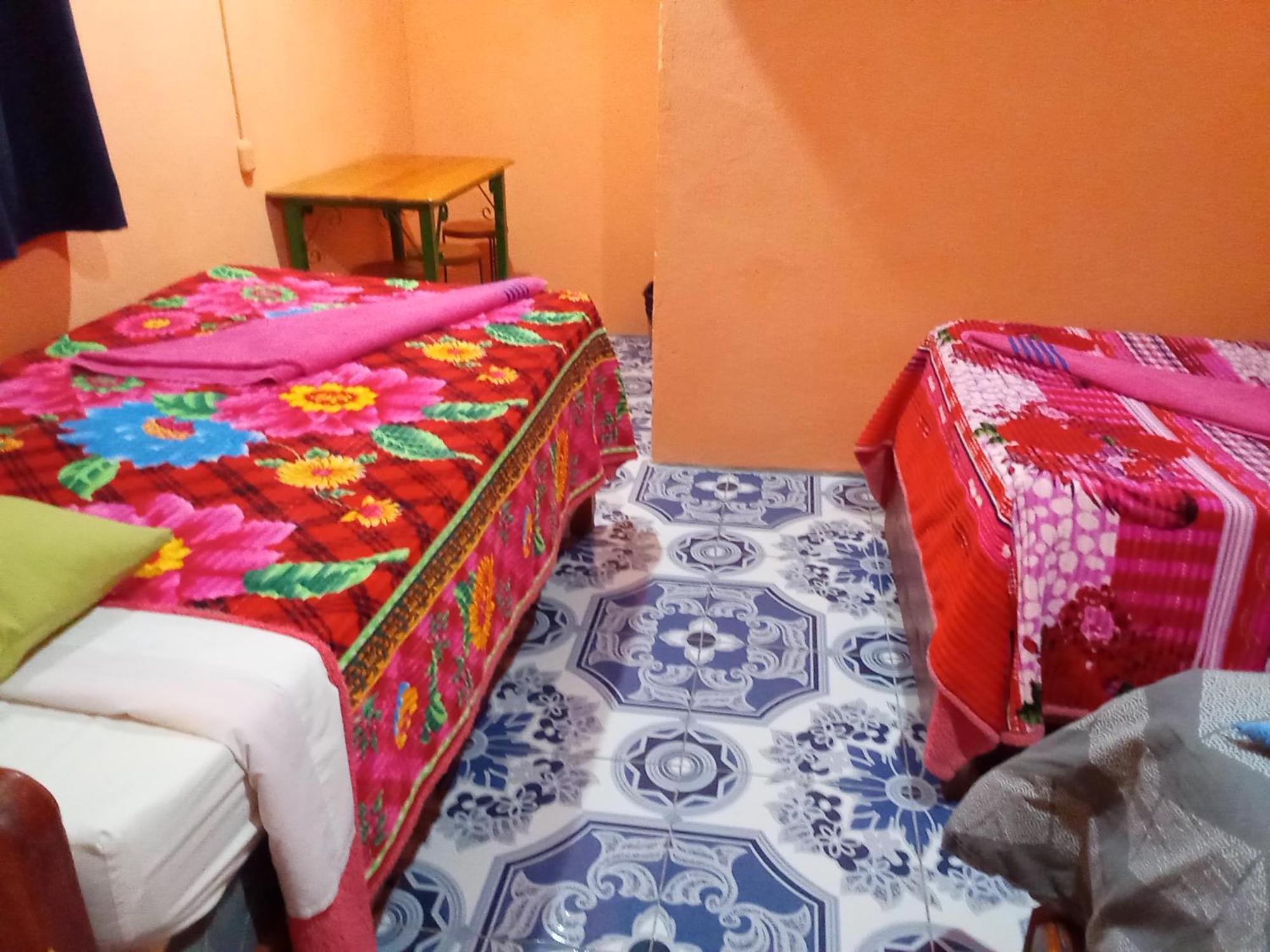 Hospedaje Santo Domingo Panajachel Eksteriør bilde