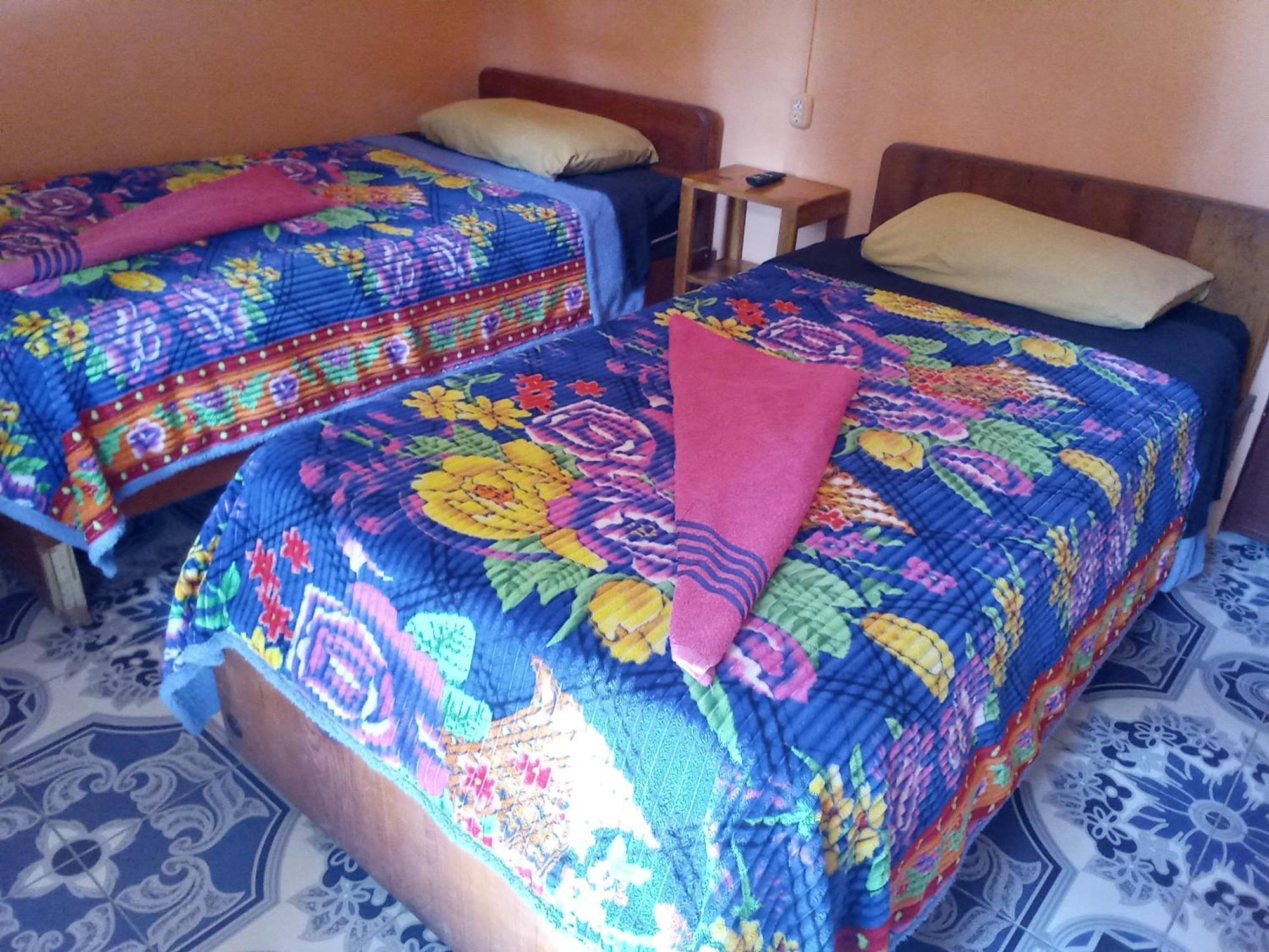 Hospedaje Santo Domingo Panajachel Eksteriør bilde