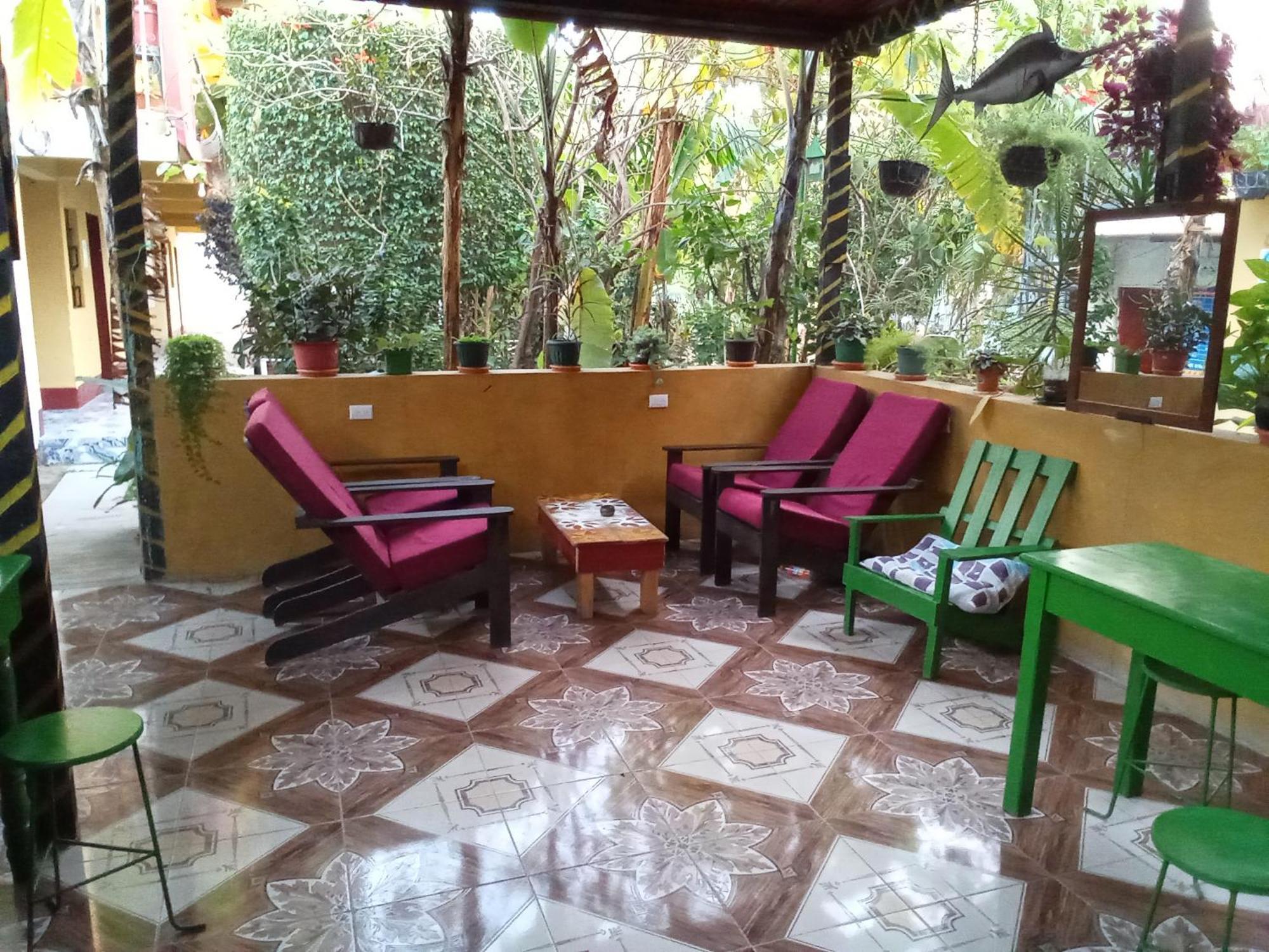 Hospedaje Santo Domingo Panajachel Eksteriør bilde
