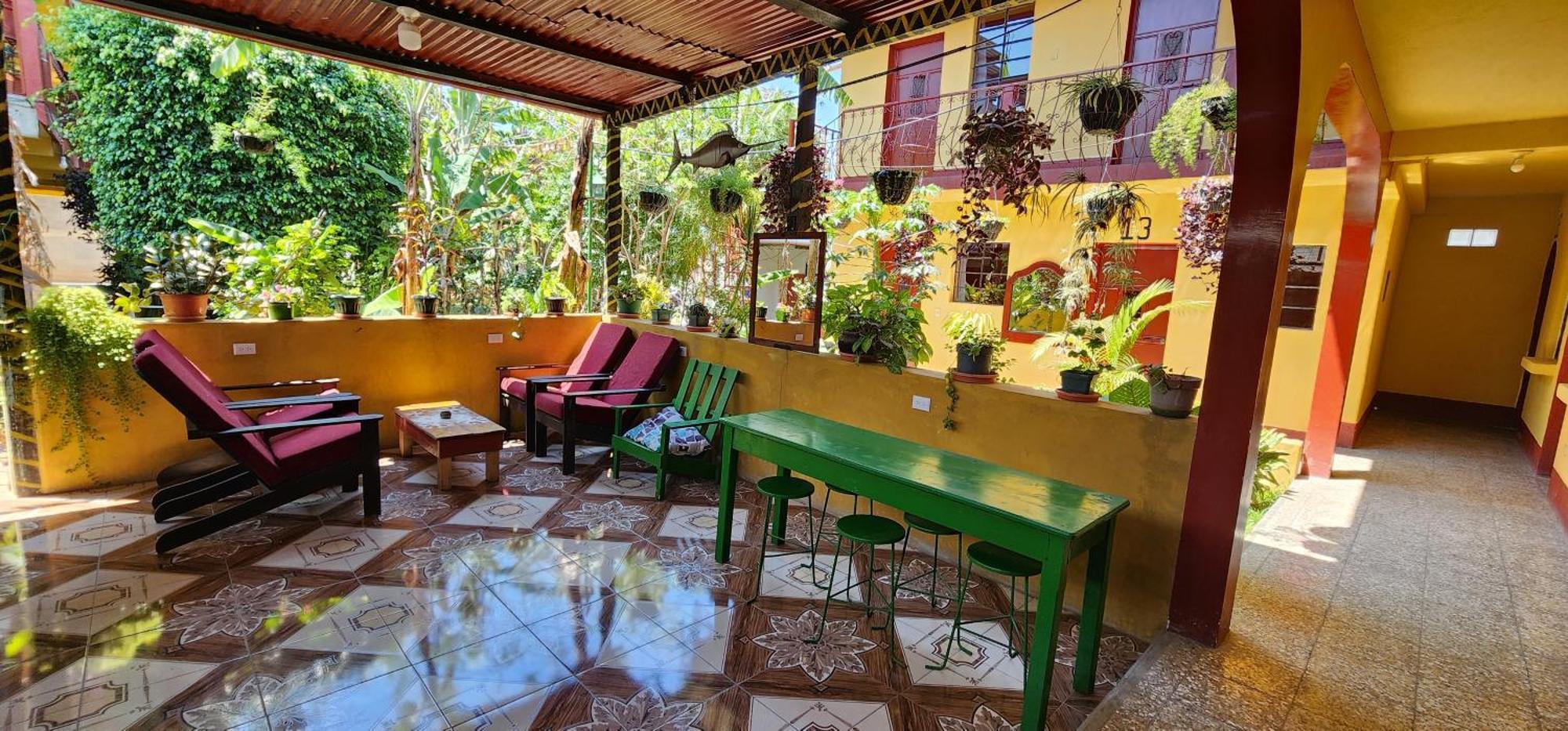Hospedaje Santo Domingo Panajachel Eksteriør bilde